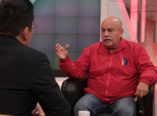 Foto: Con el Mazo Dando