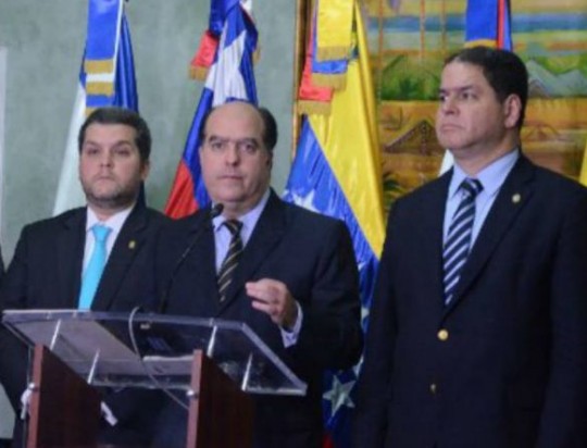 Foto: Con el Mazo Dando