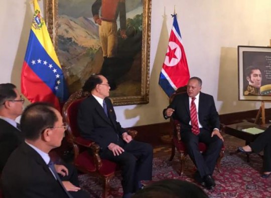 Foto: Con el Mazo Dando