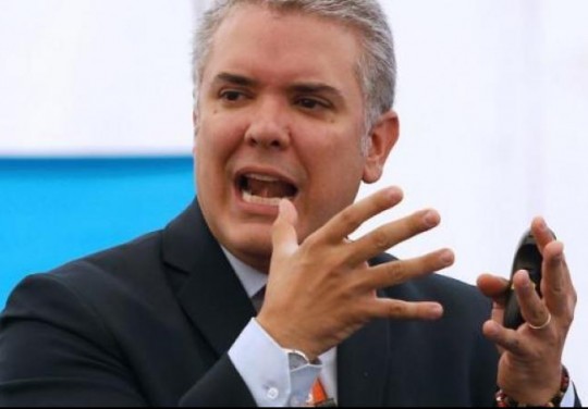 Foto: Con el Mazo Dando