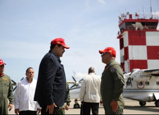 Foto: Con el Mazo Dando