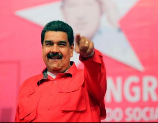 Foto: Con el Mazo Dando