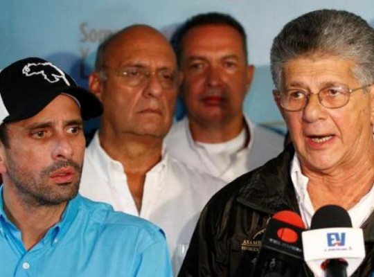 Foto: Con el Mazo Dando