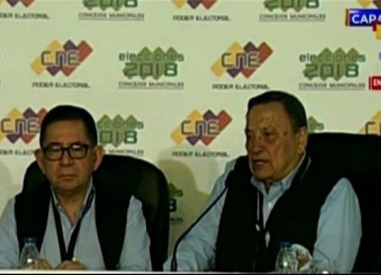 Foto: Con el Mazo Dando