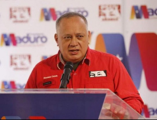 Foto: Con el Mazo Dando