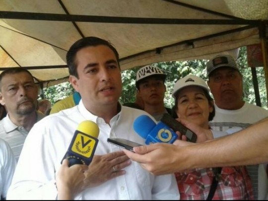 Foto: Con el Mazo Dando