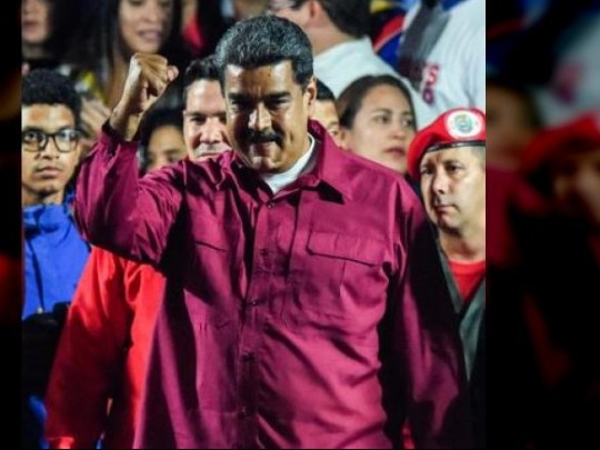Foto: Con el Mazo Dando