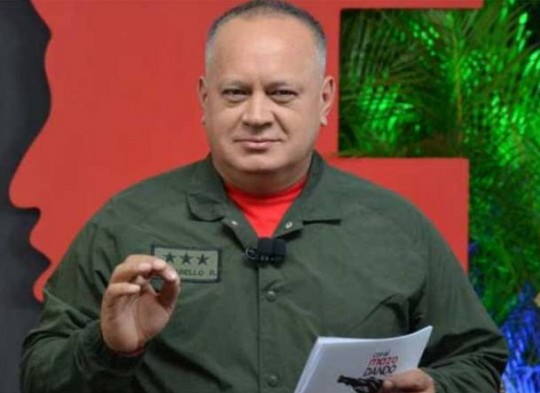 Foto: Con el Mazo Dando