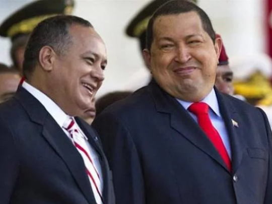 Foto: Con el Mazo Dando