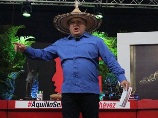 Foto: Con el Mazo Dando
