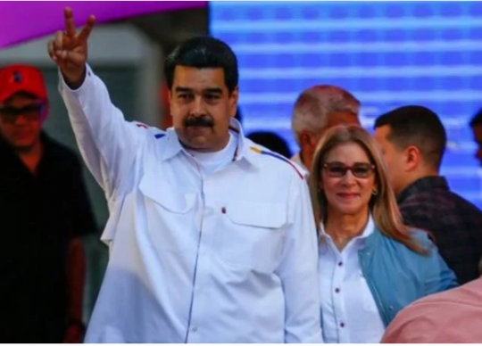 Foto: Con el Mazo Dando