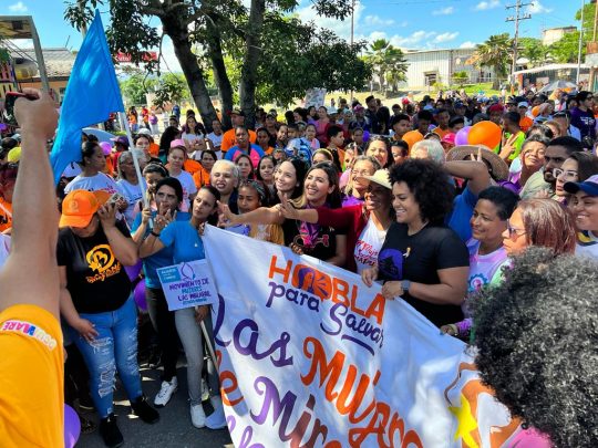 Mujeres salen a las calles y alzan su voz en contra de la violencia | PSUV