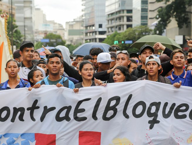 Universitarios llevan documento antibloqueo a sede de ONU en Caracas | PSUV