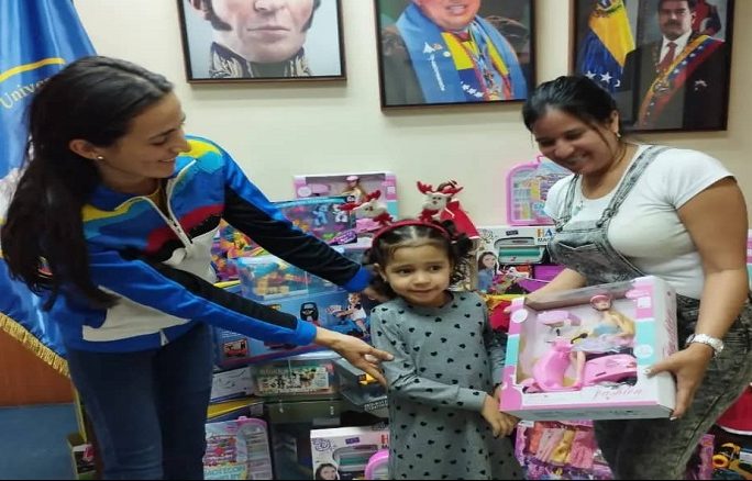 UBV entrega juguetes a los hijos de sus trabajadores a nivel nacional ...