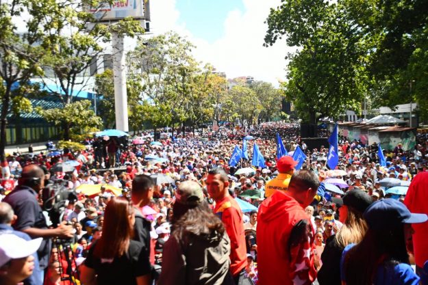 EN IMÁGENES | La Furia Bolivariana toma las calles en defensa de la paz ...