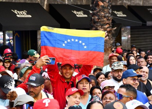 En Fotos | Pueblo venezolano se moviliza para conmemorar los 20 años de ...