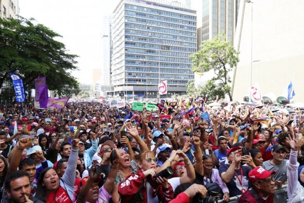 En Fotos | Pueblo venezolano se moviliza para conmemorar los 20 años de ...